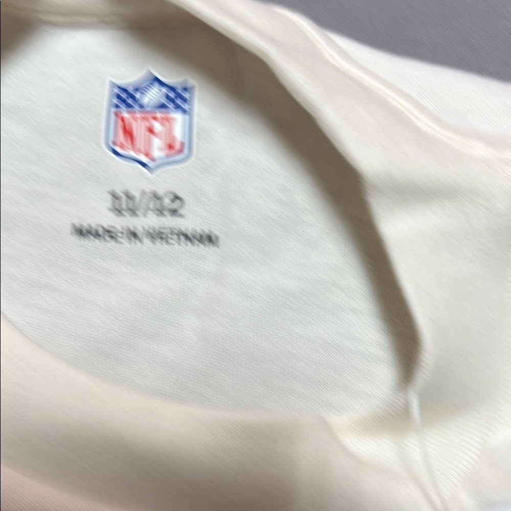 NFL Eagles Graphic T-Shirt - White kids size 11/12 AJ. Brown nfl Super Bowl - Picture 4 of 16